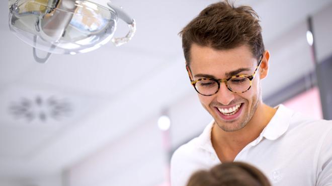 IDental busca que todos los valencianos puedan salir “con una sonrisa a la calle”