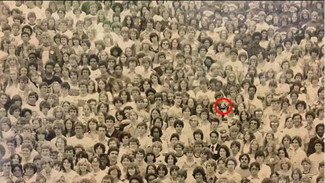 Solución | Encuentra al oso panda en esta foto antigua