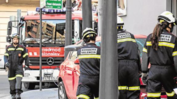 Un juez condena al Ayuntamiento de Valencia a pagar 5 millones de euros a 2.000 policías y bomberos