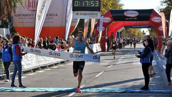 Salvador Crespo y Raquel Landín ganan en la XVI Volta a Peu al Cabanyal