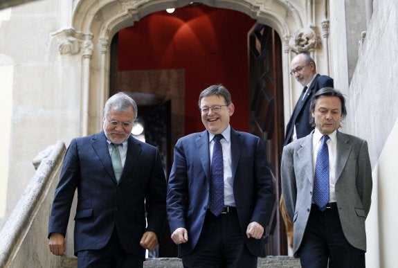 El Consell, Les Corts y las grandes ciudades incumplen la ley de publicación de contratos