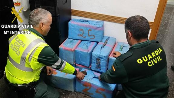 Intervienen el mismo día 330 kilos de hachis y 10 kilos de marihuana en dos actuaciones en Sagunto