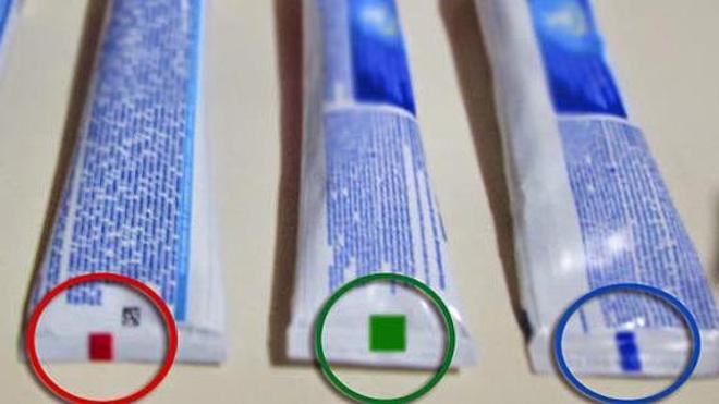 ¿Para qué sirven las marcas de colores de los tubos de pasta de dientes?