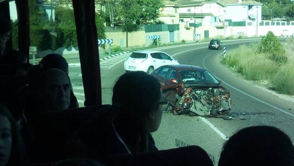 Dos heridos tras chocar con sus coches en Torrent