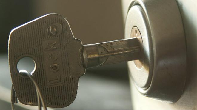 ¿Qué hacer si se rompe una llave dentro de la cerradura?