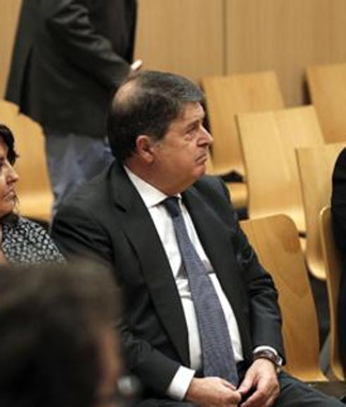 La Fiscalía mantiene la petición de tres años de cárcel para Olivas por cobrar 580.000 € por un asesoramiento a Cotino que no hizo