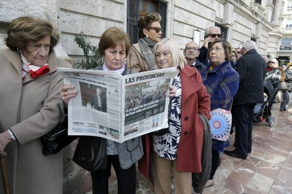 Más de 8.300 personas piden una plaza o calle para Rita Barberá