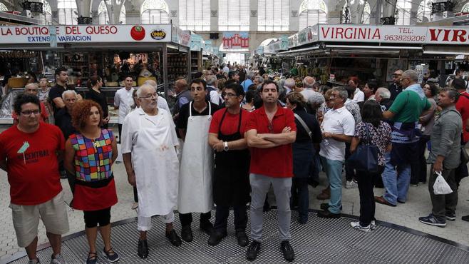 El Mercado Central intensifica las protestas por la falta de respuesta del Ayuntamiento