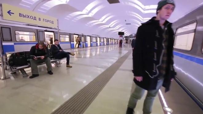 Espectacular 'Mannequin Challenge' en el metro de Moscú