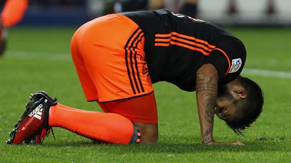 Garay sufre una lesión muscular y no volverá a jugar hasta 2017