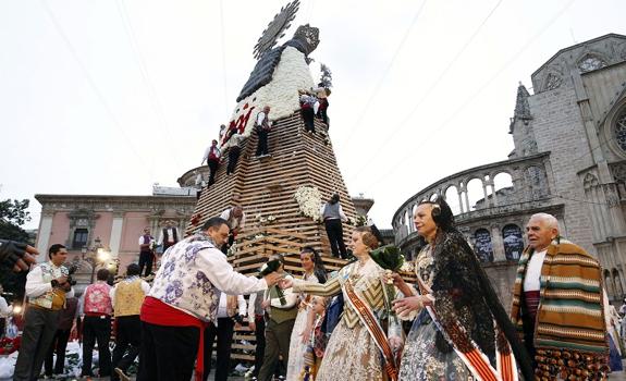 Horarios de paso en la Ofrenda de las Fallas 2017