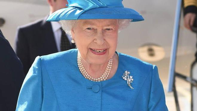 La reina Isabel se toma un respiro a los 90