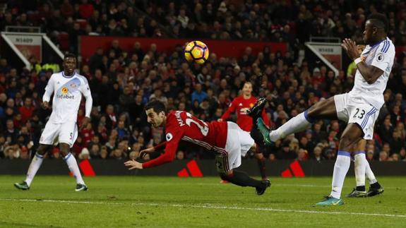 Henrikh Mkhitaryan y su golazo ilegal de escorpión por Navidad