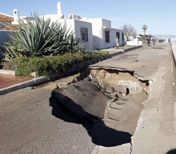 Sigue sin repararse el paseo marítimo de El Saler