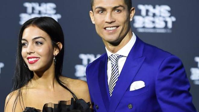 Cristiano Ronaldo presenta a su novia Georgina en sociedad