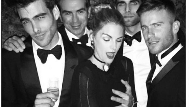 Polémica foto de Jon Kortajarena cogiendo un pecho a Amaia Salamanca