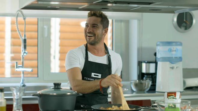 'Mi casa es la tuya' | David Bisbal se atreve con la paella