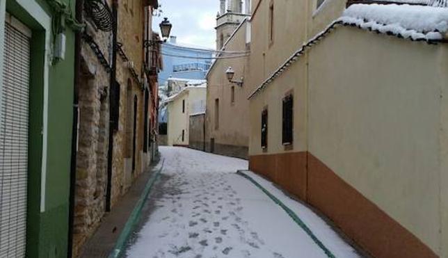 La nieve cubre la Vall de Laguar