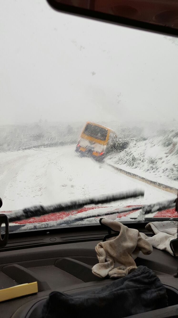 El corte de la A-3 de Buñol a Requena atrapa a cientos de conductores