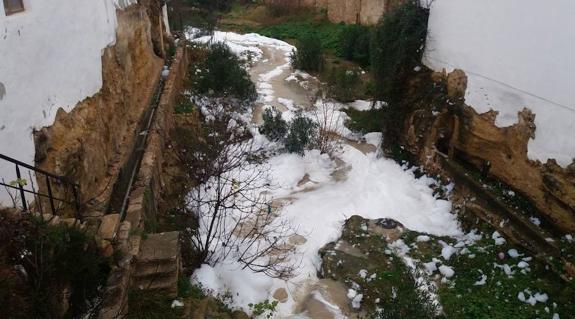 El Síndic de Greuges investiga de oficio los vertidos ilegales en el barranco de Chiva