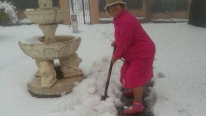 Una urbanización de Moixent queda incomunicada por la nieve