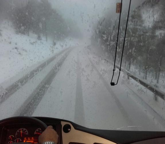 Los escolares valencianos atrapados en la nieve sufrieron también un accidente con el autobús