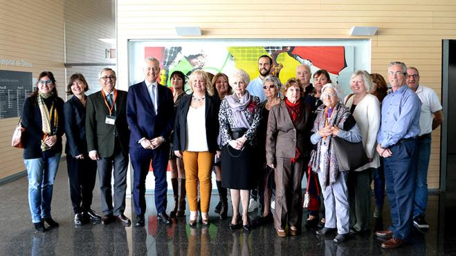 Candy Wright recibe en el Hospital de Denia el premio Points of Light por su gran labor como voluntaria