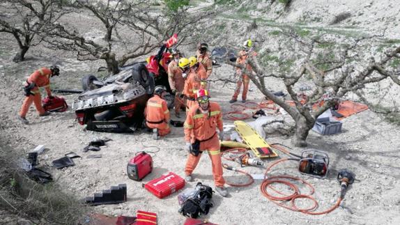 Un fallecido y tres heridos, dos de ellos niños, en un accidente en Montitxelvo