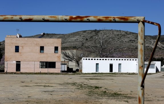 Cuatro de cada diez plazas ofrecidas del Consell para refugiados están mal comunicadas