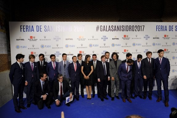 Paseíllo por la alfombra azul