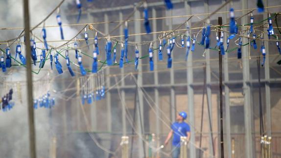 Mascletà del 14 de marzo de las Fallas 2017: Vulcano ofrece un sorprendente disparo de colores