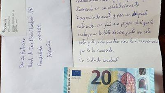 Se va sin pagar de un bar y manda 20 euros por correo junto a una nota pidiendo disculpas