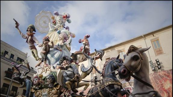 Fallas 2017 | La Falla El Pilar, segundo premio de Especial de 2017