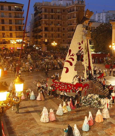 Fallas 2017 | El manto se completa