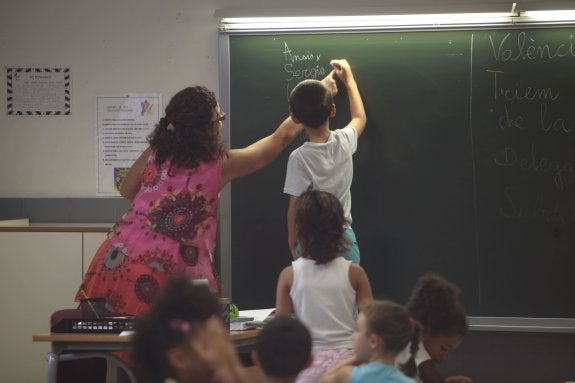 La conselleria de Educación aboca a ocho de cada diez centros a reducir el castellano para poder dar más inglés