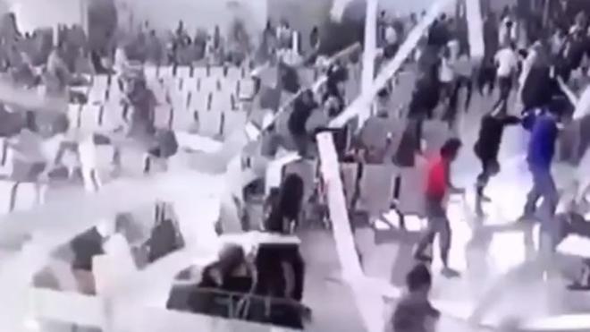 Cae el techo sobre los pasajeros del aeropuerto de Supadio