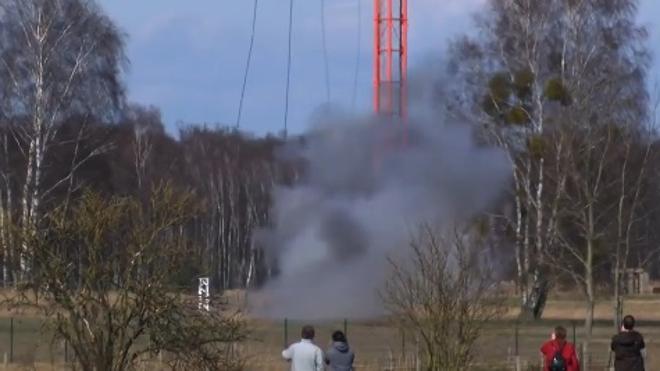 Destruyen una torre de radio construida en 1936 en Alemania
