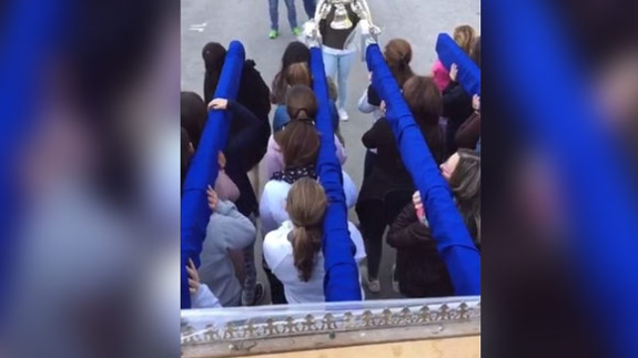 Polémica por una hermandad de Marbella que ensaya una procesión al ritmo de 'Despacito'