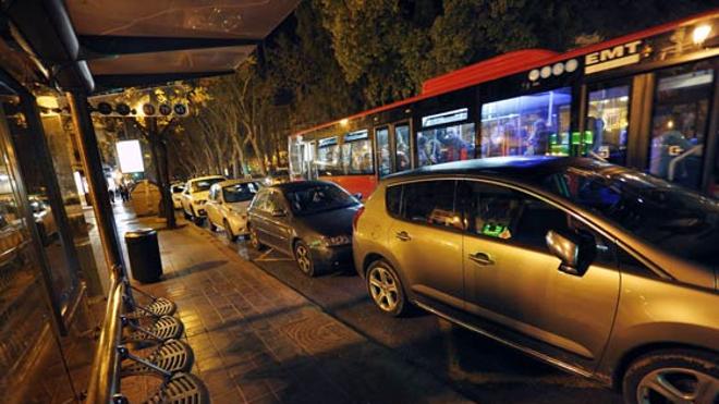 Sandra Gómez pide a Joan Ribó que suspenda la prohibición de aparcar en el carril bus por las noches en Valencia