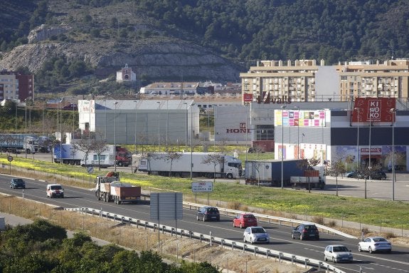 Los inversores prefieren Zaragoza a Valencia para comprar suelo industrial y logístico