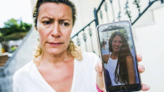 Detenida la hermana pequeña de Diana Quer por amenazar a su madre