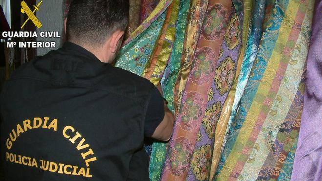 Roban 200.000 euros en telas para trajes de fallera en Moncada