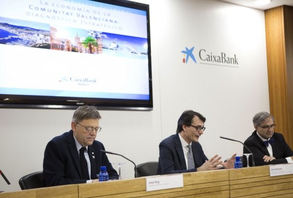 Dos tercios del saldo bancario del Consell, en CaixaBank y Sabadell