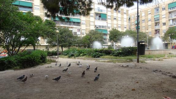 Los vecinos de Marxalenes piden que se arregle el parque de la plaza Joaquín Dualde