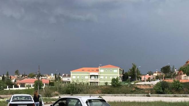 Granizo, lluvia y rayos en Requena y Utiel