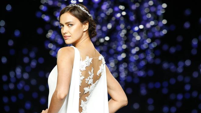 Irina Shayk presume de cuerpo dos semanas después de dar a luz