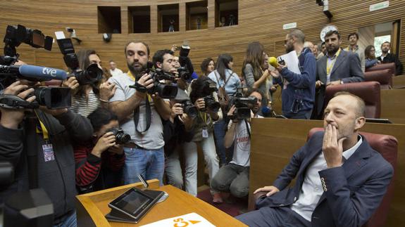 Alexis Marí, tras su relevo como portavoz de Ciudadanos en Les Corts: «Esta noche he dormido poco, pero he dormido bien»