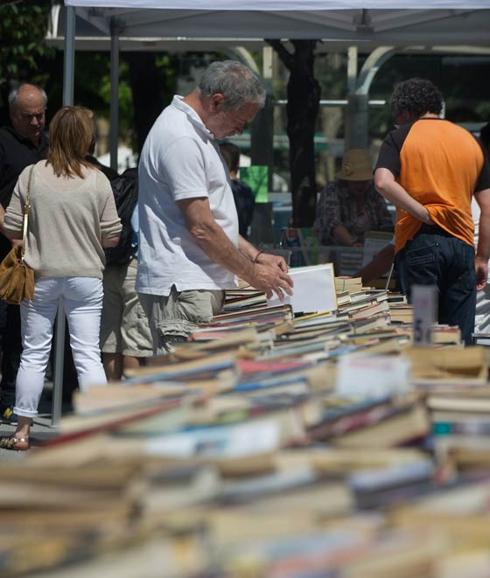 Valencia acoge tres mercadillos de libros para ayudar a los refugiados