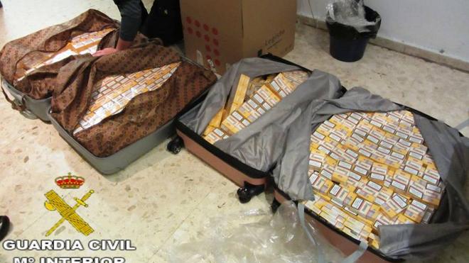 La Guardia Civil incauta 2.860 cajetillas de tabaco ocultas en maletas en el Aeropuerto de Valencia