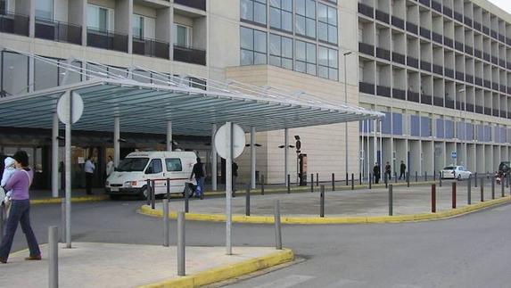 Los pacientes de La Ribera esperan una media de 50 días menos para ser operados que los del resto de hospitales públicos